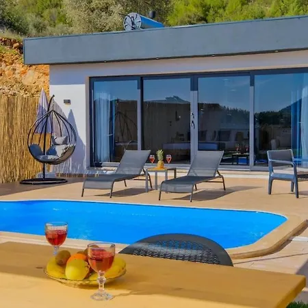 Apiko / Yesiluezuemlue 4* Fethiye